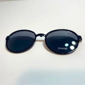 New!! Quay Australia I SEE YOU Clip On Black Smoke Blue Light Glasses ID:40467 Quay Australia | Accessories | New Quay Australia I See You  main image 2